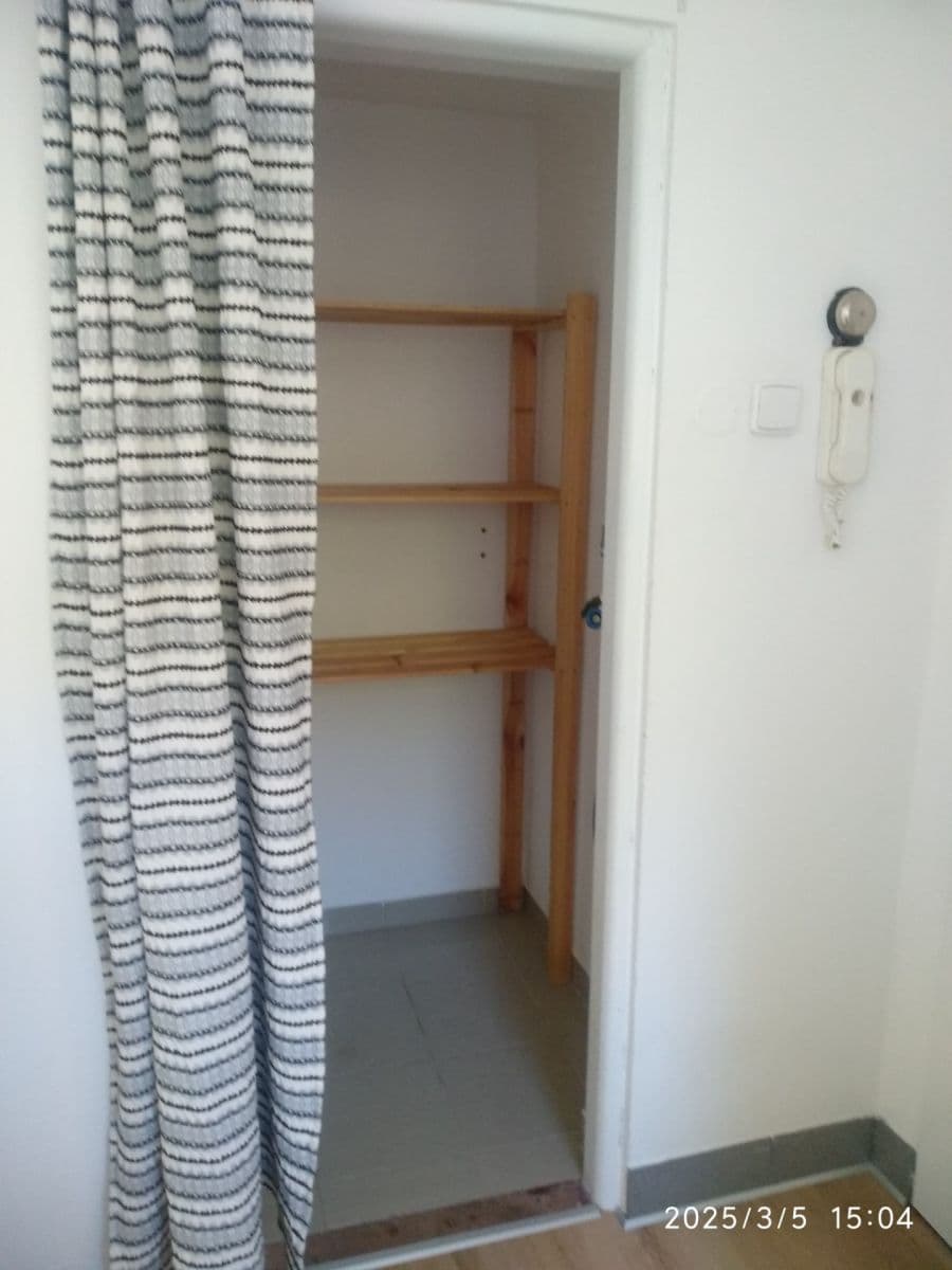 Pronájem bytu 1+1 27 m², K Čestlicům, Praha, Praha Pronájem bytu 1+1 27 m², K Čestlicům, Praha, Praha