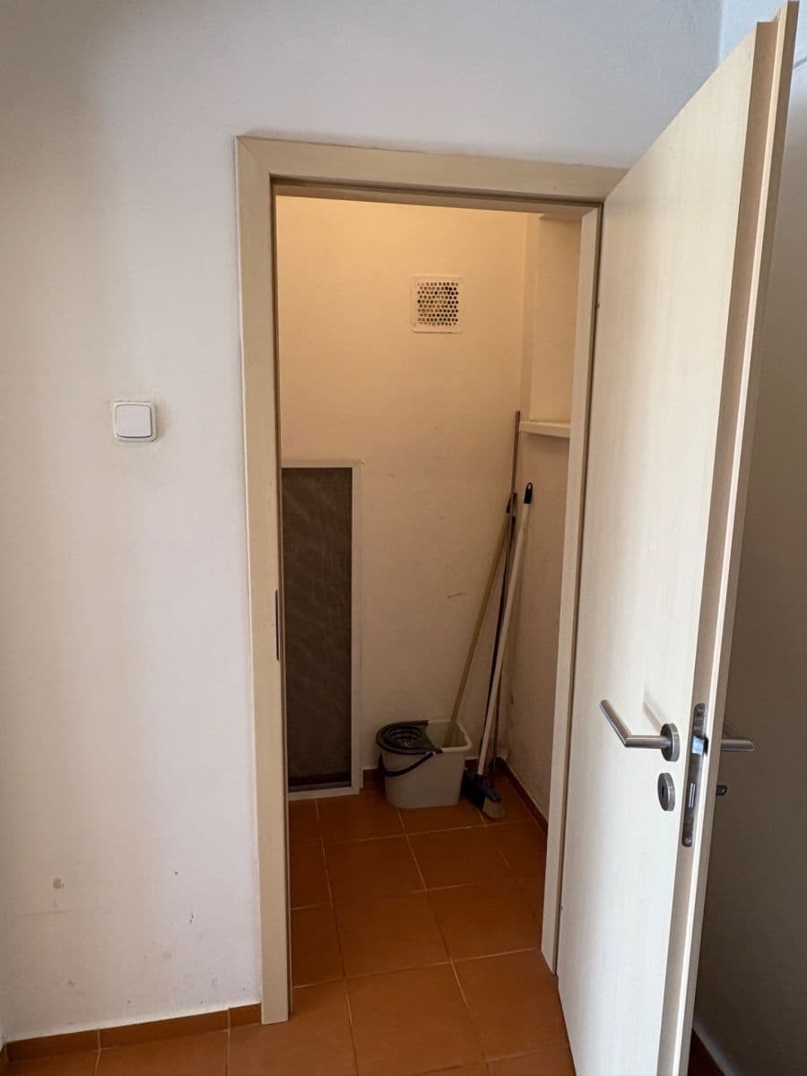 Pronájem bytu 1+1 55 m², Mezidomí, Ústí nad Labem, Ústecký kraj Pronájem bytu 1+1 55 m², Mezidomí, Ústí nad Labem, Ústecký kraj