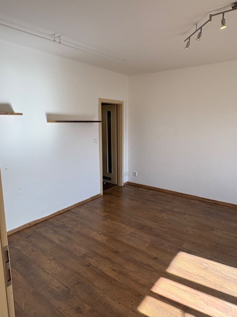 Pronájem bytu 1+1 55 m², Mezidomí, Ústí nad Labem, Ústecký kraj Pronájem bytu 1+1 55 m², Mezidomí, Ústí nad Labem, Ústecký kraj