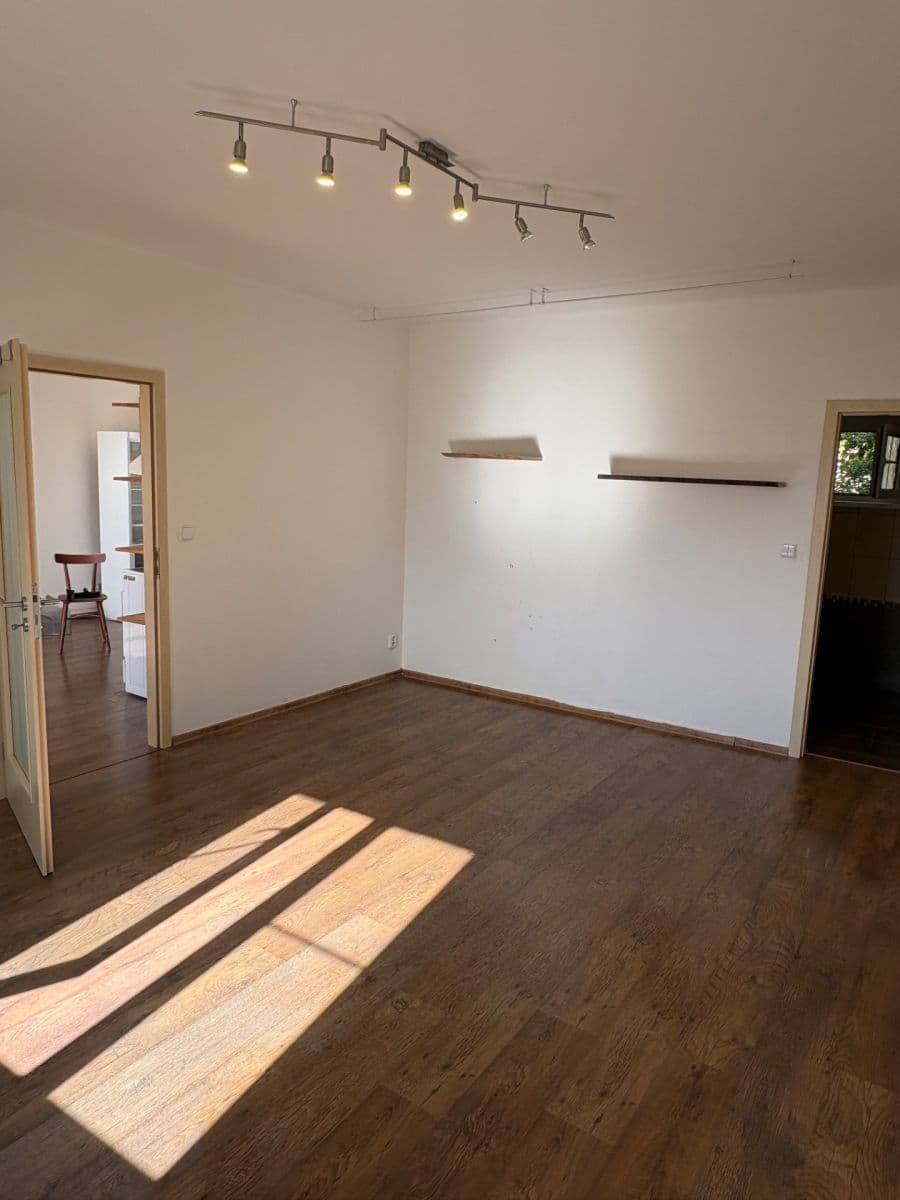 Pronájem bytu 1+1 55 m², Mezidomí, Ústí nad Labem, Ústecký kraj Pronájem bytu 1+1 55 m², Mezidomí, Ústí nad Labem, Ústecký kraj