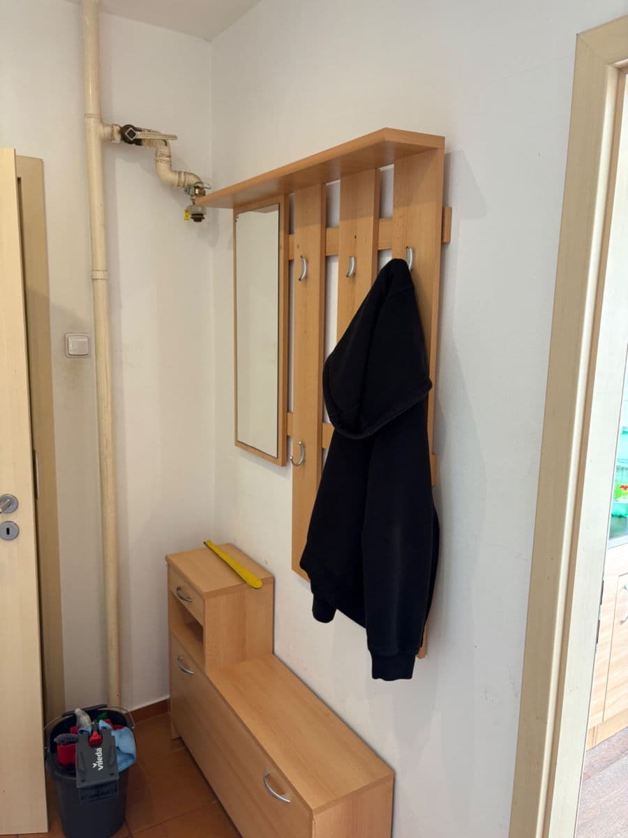 Pronájem bytu 1+1 55 m², Mezidomí, Ústí nad Labem, Ústecký kraj Pronájem bytu 1+1 55 m², Mezidomí, Ústí nad Labem, Ústecký kraj