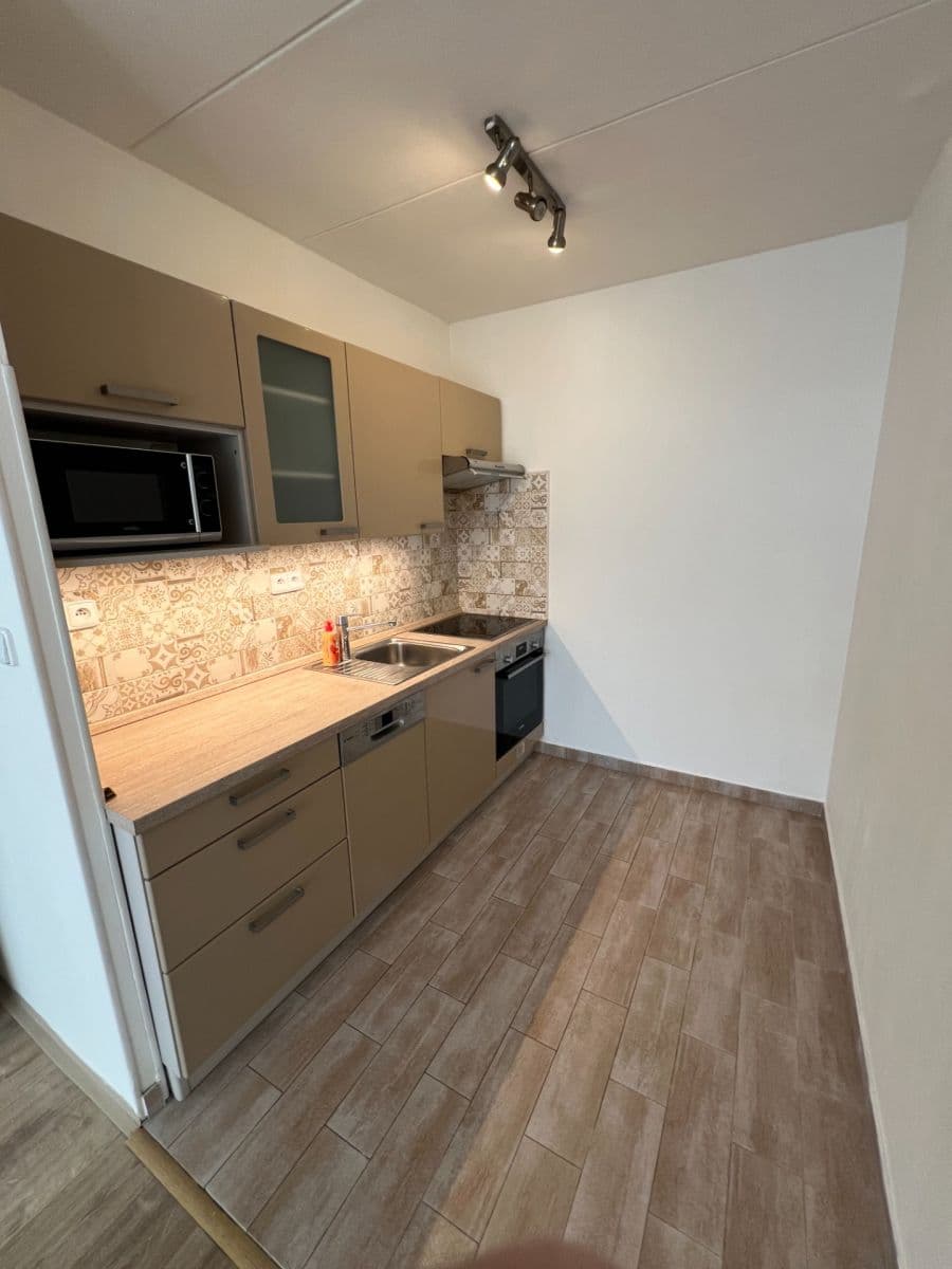 Pronájem bytu 2+kk 44 m², K Rovinám, Praha, Praha Pronájem bytu 2+kk 44 m², K Rovinám, Praha, Praha