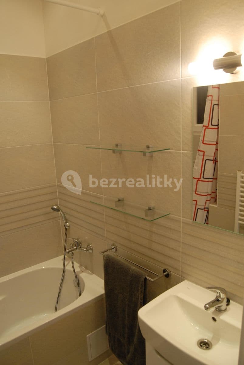 Pronájem bytu Garsoniéra 37 m², 5. května, Praha, Praha Pronájem bytu Garsoniéra 37 m², 5. května, Praha, Praha