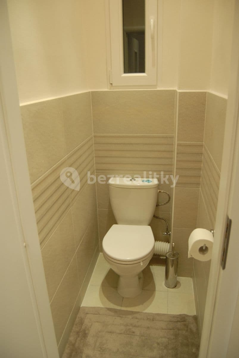 Pronájem bytu Garsoniéra 37 m², 5. května, Praha, Praha Pronájem bytu Garsoniéra 37 m², 5. května, Praha, Praha