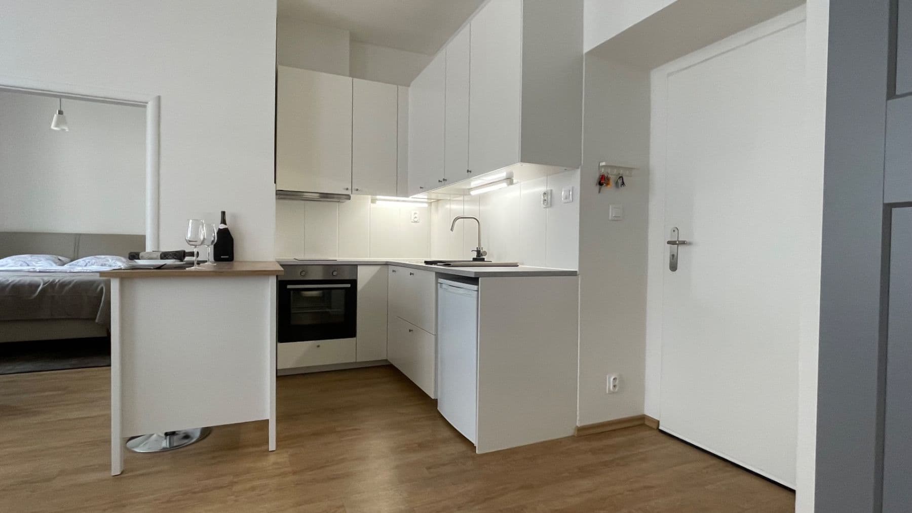 Pronájem bytu 2+kk 42 m², Sarajevská, Praha, Praha Pronájem bytu 2+kk 42 m², Sarajevská, Praha, Praha