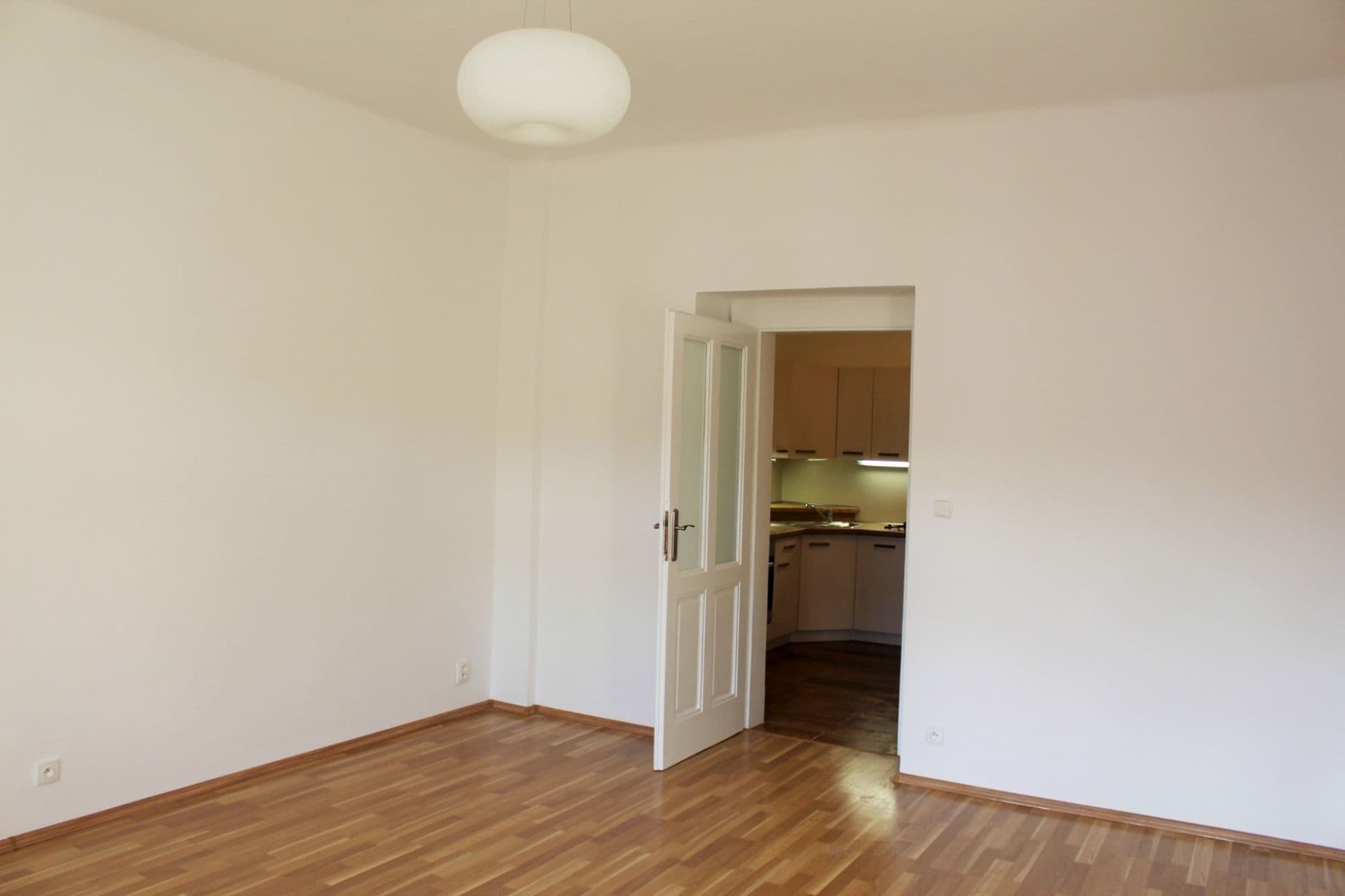 Pronájem bytu 1+1 40 m², Plzeňská, Praha, Praha Pronájem bytu 1+1 40 m², Plzeňská, Praha, Praha