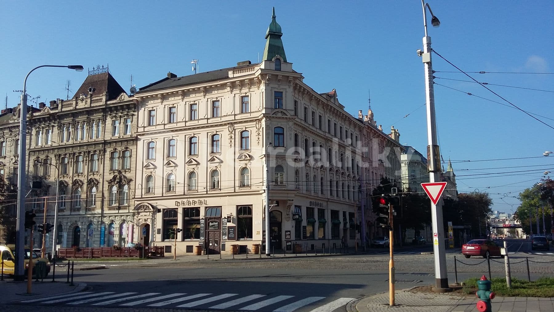 Pronájem bytu 4+1 155 m², třída Svobody, Olomouc, Olomoucký kraj Pronájem bytu 4+1 155 m², třída Svobody, Olomouc, Olomoucký kraj