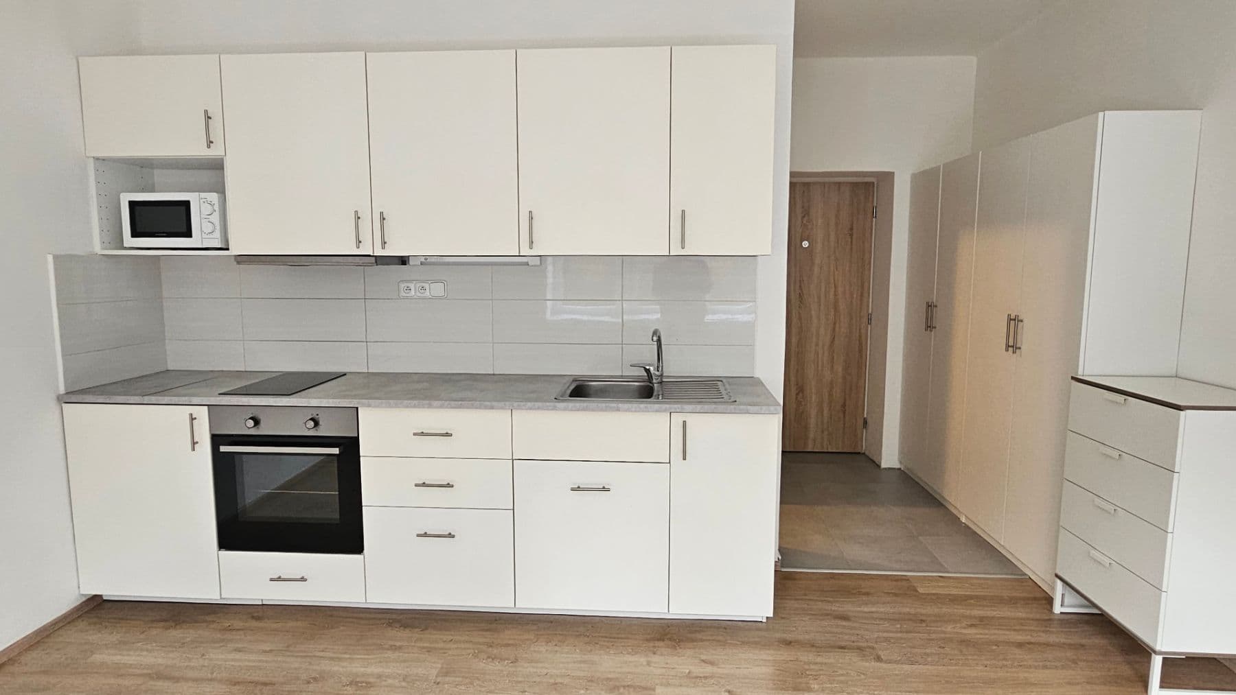 Pronájem bytu 24 m², Šárka, Brno, Jihomoravský kraj Pronájem bytu 24 m², Šárka, Brno, Jihomoravský kraj