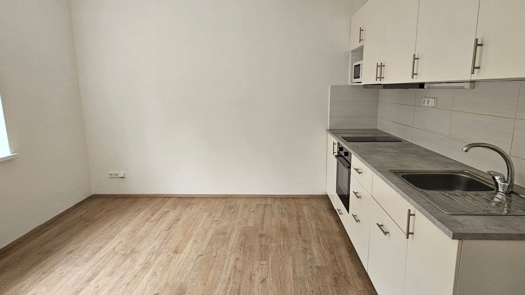 Pronájem bytu 24 m², Šárka, Brno, Jihomoravský kraj Pronájem bytu 24 m², Šárka, Brno, Jihomoravský kraj