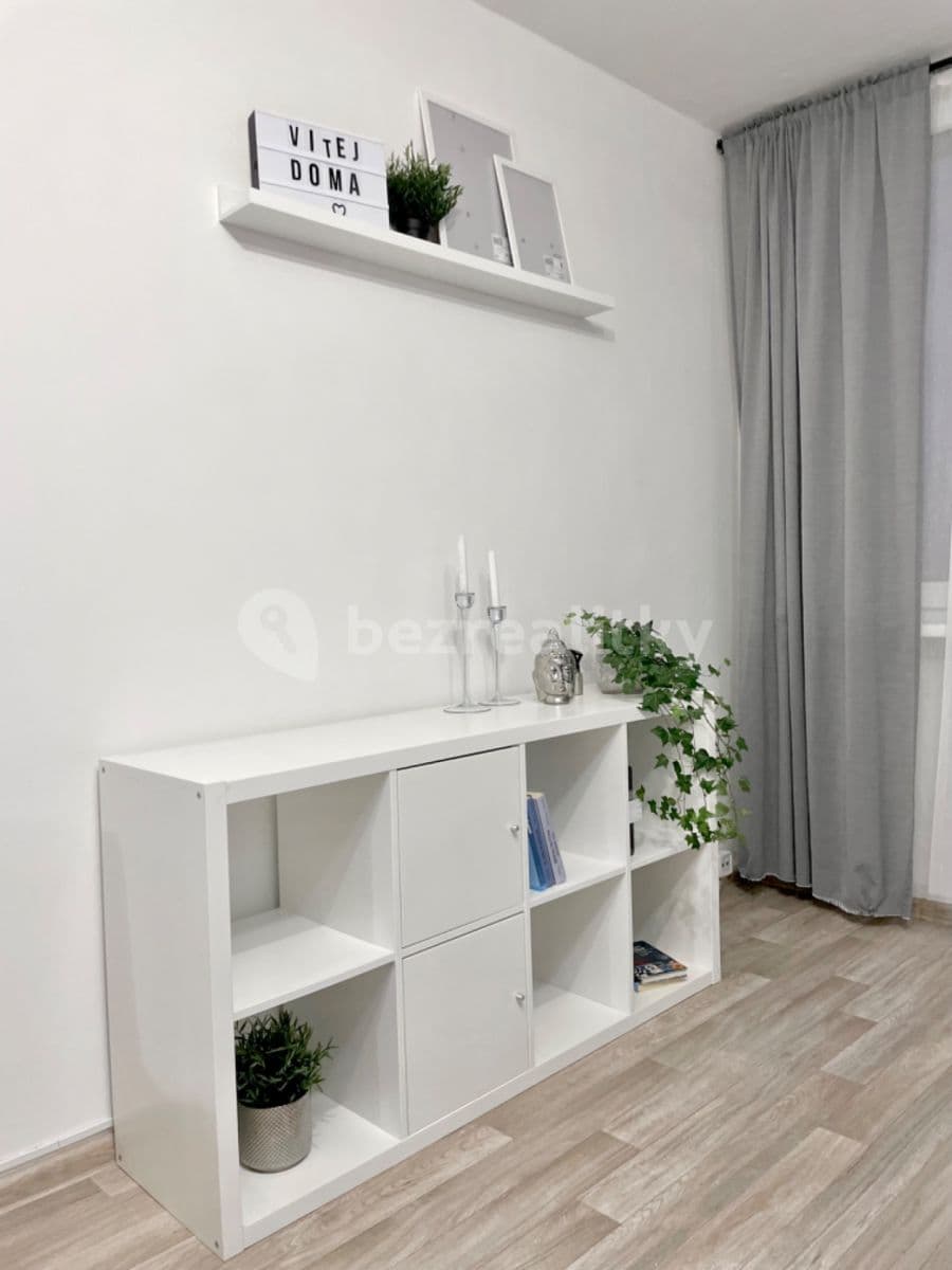 Pronájem bytu 2+kk 43 m², Ohradní, Praha, Praha Pronájem bytu 2+kk 43 m², Ohradní, Praha, Praha