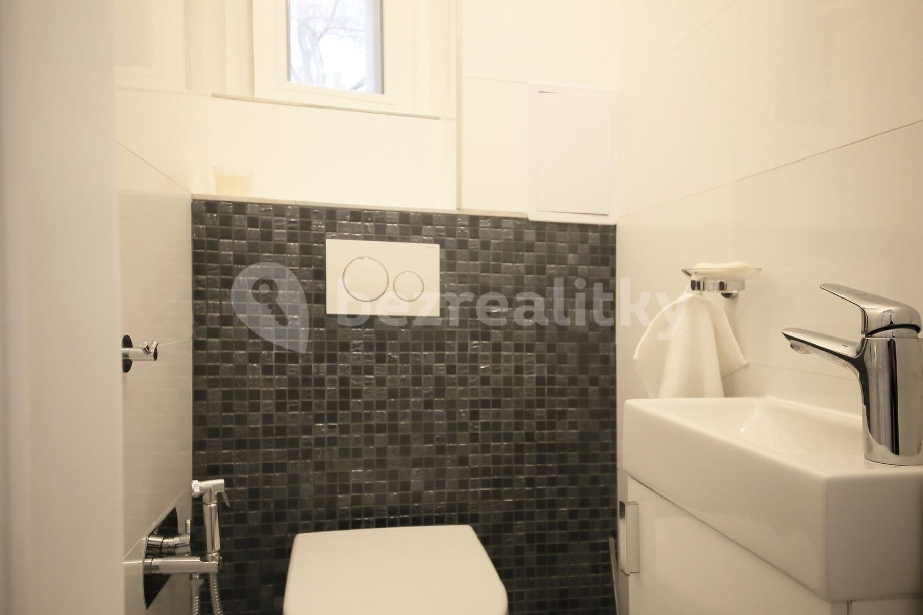 Pronájem bytu 1+kk 25 m², Nikolaje Alexejeviče Někrasova, Praha, Praha Pronájem bytu 1+kk 25 m², Nikolaje Alexejeviče Někrasova, Praha, Praha