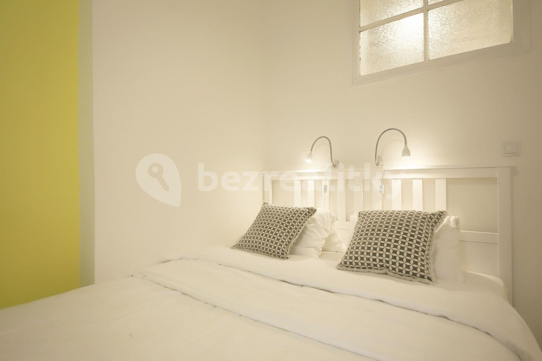 Pronájem bytu 1+kk 25 m², Nikolaje Alexejeviče Někrasova, Praha, Praha Pronájem bytu 1+kk 25 m², Nikolaje Alexejeviče Někrasova, Praha, Praha