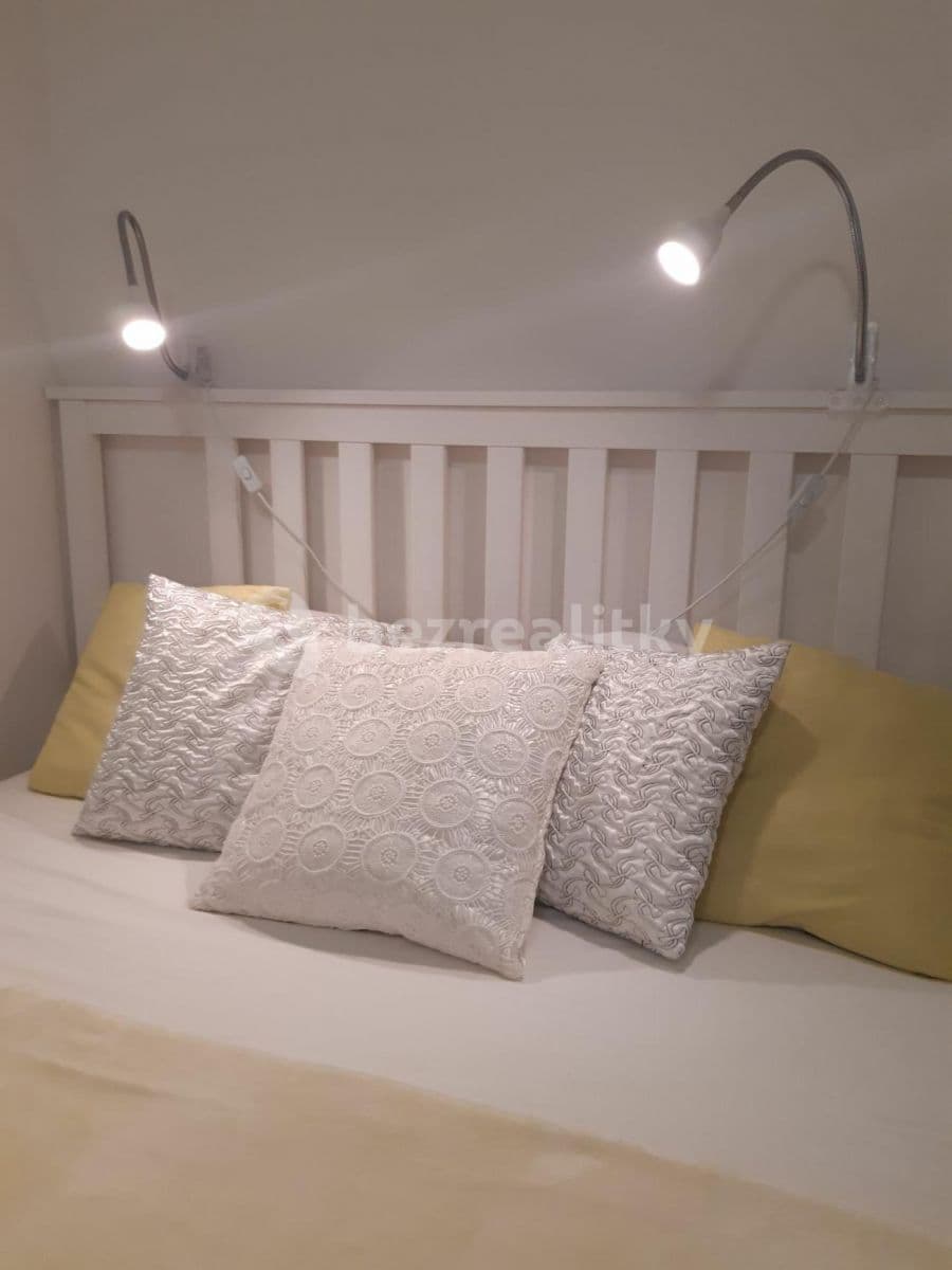 Pronájem bytu 1+kk 25 m², Nikolaje Alexejeviče Někrasova, Praha, Praha Pronájem bytu 1+kk 25 m², Nikolaje Alexejeviče Někrasova, Praha, Praha