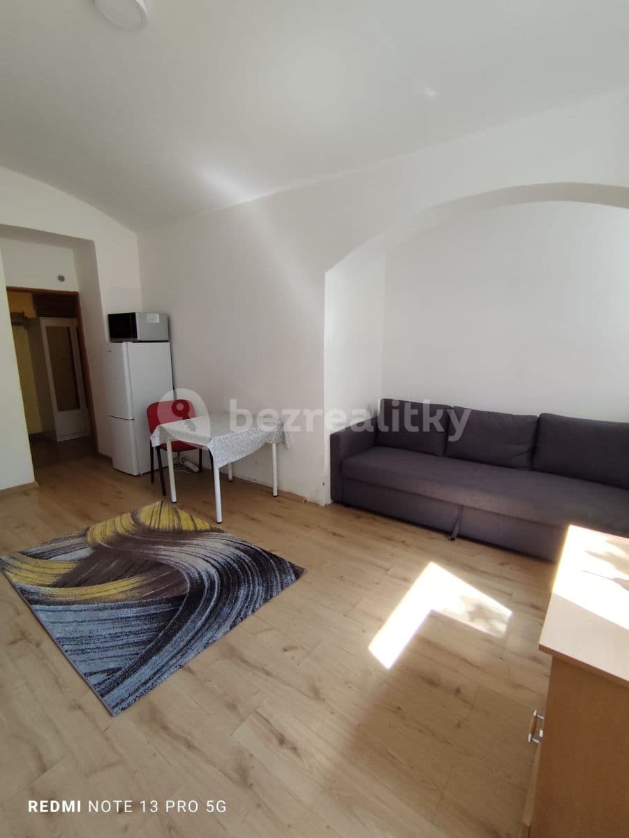 Pronájem bytu 1+kk 26 m², Holandská, Praha, Praha Pronájem bytu 1+kk 26 m², Holandská, Praha, Praha