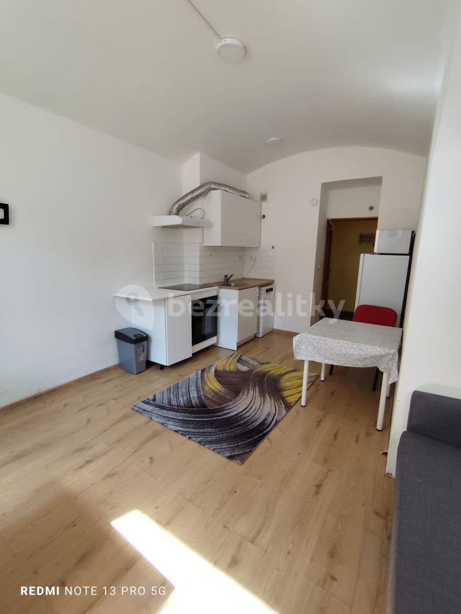 Pronájem bytu 1+kk 26 m², Holandská, Praha, Praha Pronájem bytu 1+kk 26 m², Holandská, Praha, Praha