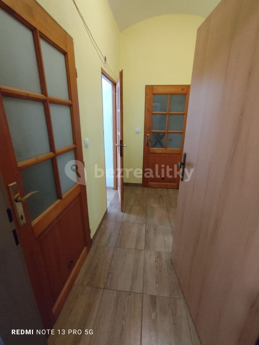 Pronájem bytu 1+kk 26 m², Holandská, Praha, Praha Pronájem bytu 1+kk 26 m², Holandská, Praha, Praha