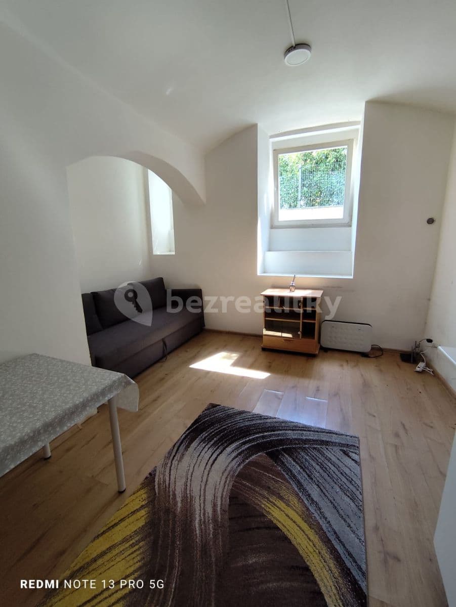 Pronájem bytu 1+kk 26 m², Holandská, Praha, Praha Pronájem bytu 1+kk 26 m², Holandská, Praha, Praha