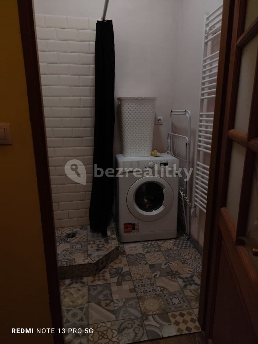 Pronájem bytu 1+kk 26 m², Holandská, Praha, Praha Pronájem bytu 1+kk 26 m², Holandská, Praha, Praha