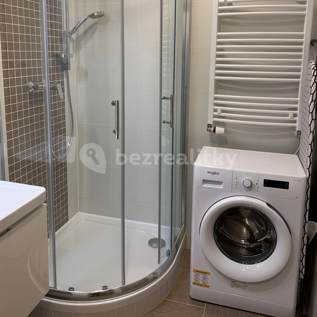 Pronájem bytu 1+kk 28 m², Petrohradská, Praha, Praha Pronájem bytu 1+kk 28 m², Petrohradská, Praha, Praha