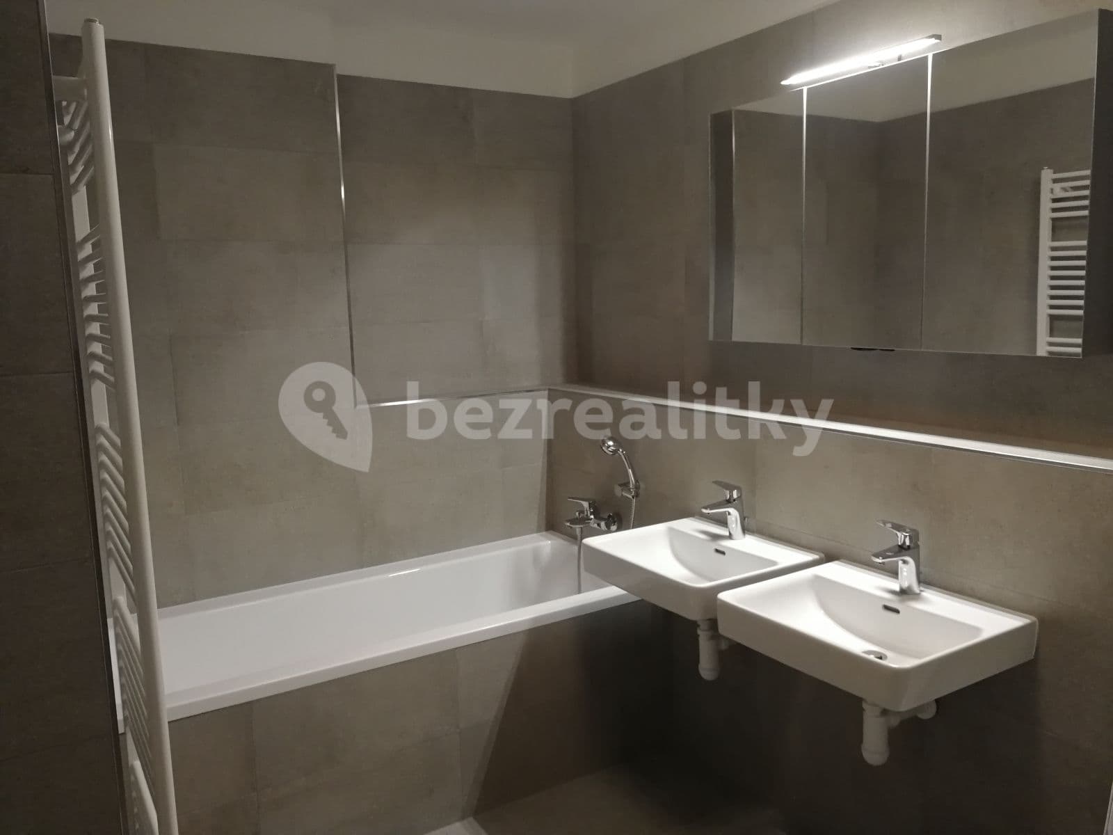 Pronájem bytu 2+kk 61 m², Košická, Praha, Praha Pronájem bytu 2+kk 61 m², Košická, Praha, Praha