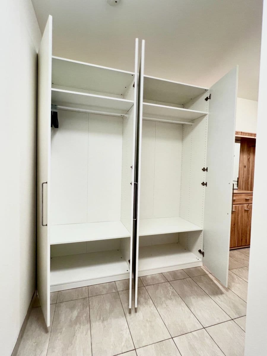 Pronájem bytu 2+kk 62 m², Zvěřinova, Praha, Praha Pronájem bytu 2+kk 62 m², Zvěřinova, Praha, Praha