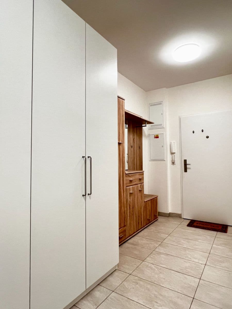 Pronájem bytu 2+kk 62 m², Zvěřinova, Praha, Praha Pronájem bytu 2+kk 62 m², Zvěřinova, Praha, Praha
