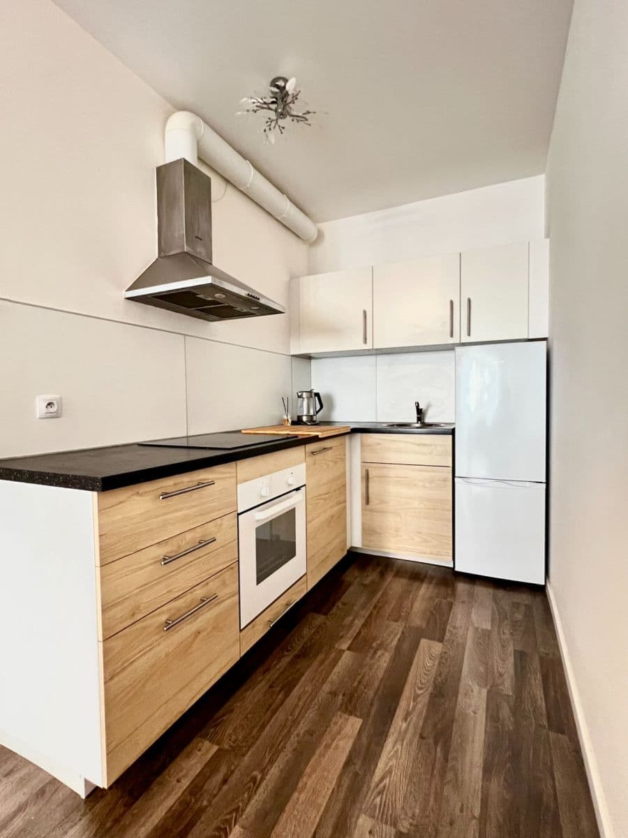 Pronájem bytu 2+kk 62 m², Zvěřinova, Praha, Praha Pronájem bytu 2+kk 62 m², Zvěřinova, Praha, Praha