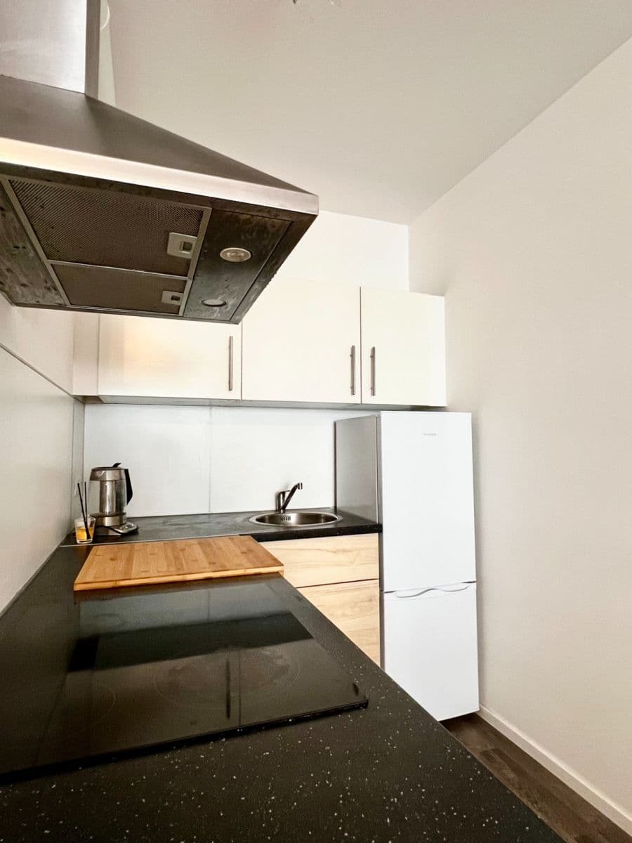 Pronájem bytu 2+kk 62 m², Zvěřinova, Praha, Praha Pronájem bytu 2+kk 62 m², Zvěřinova, Praha, Praha