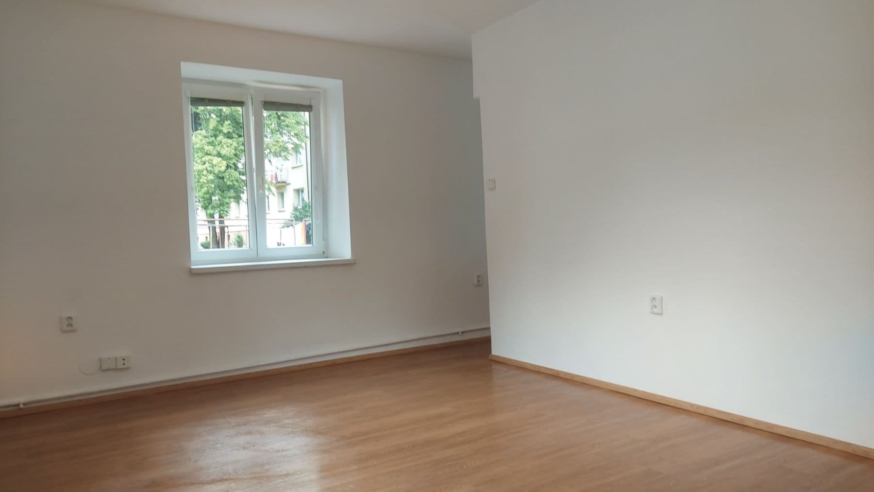 Pronájem bytu 1+kk 30 m², Víta Nejedlého, Chrudim, Pardubický kraj Pronájem bytu 1+kk 30 m², Víta Nejedlého, Chrudim, Pardubický kraj