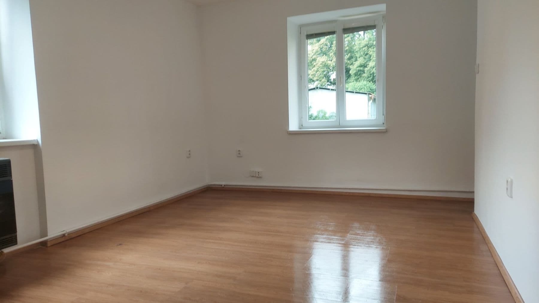 Pronájem bytu 1+kk 30 m², Víta Nejedlého, Chrudim, Pardubický kraj Pronájem bytu 1+kk 30 m², Víta Nejedlého, Chrudim, Pardubický kraj