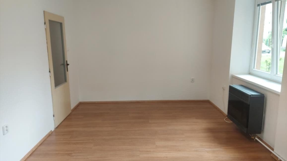 Pronájem bytu 1+kk 30 m², Víta Nejedlého, Chrudim, Pardubický kraj Pronájem bytu 1+kk 30 m², Víta Nejedlého, Chrudim, Pardubický kraj