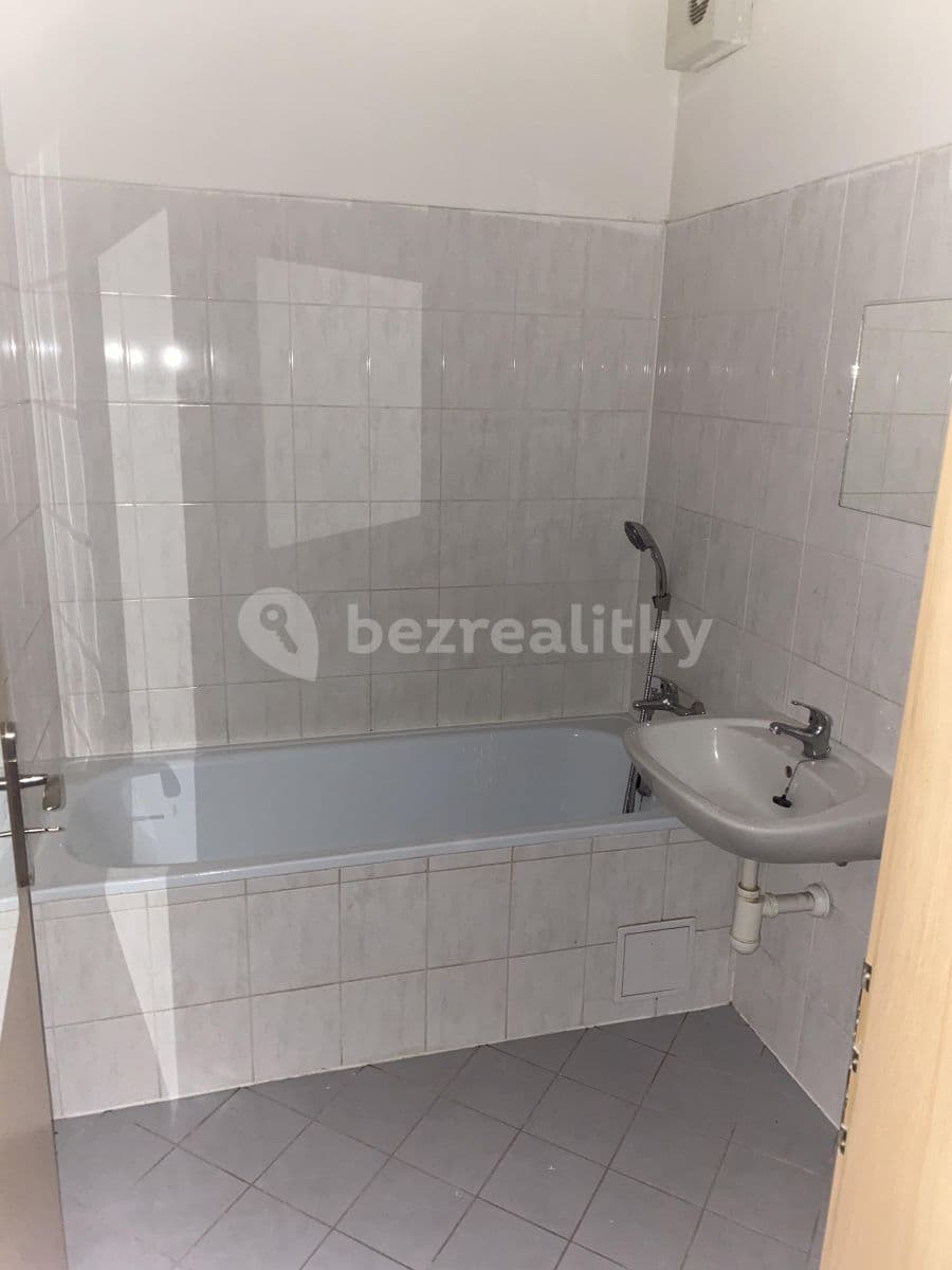 Pronájem bytu 1+kk 30 m², Baráčnická, Ústí nad Labem, Ústecký kraj Pronájem bytu 1+kk 30 m², Baráčnická, Ústí nad Labem, Ústecký kraj