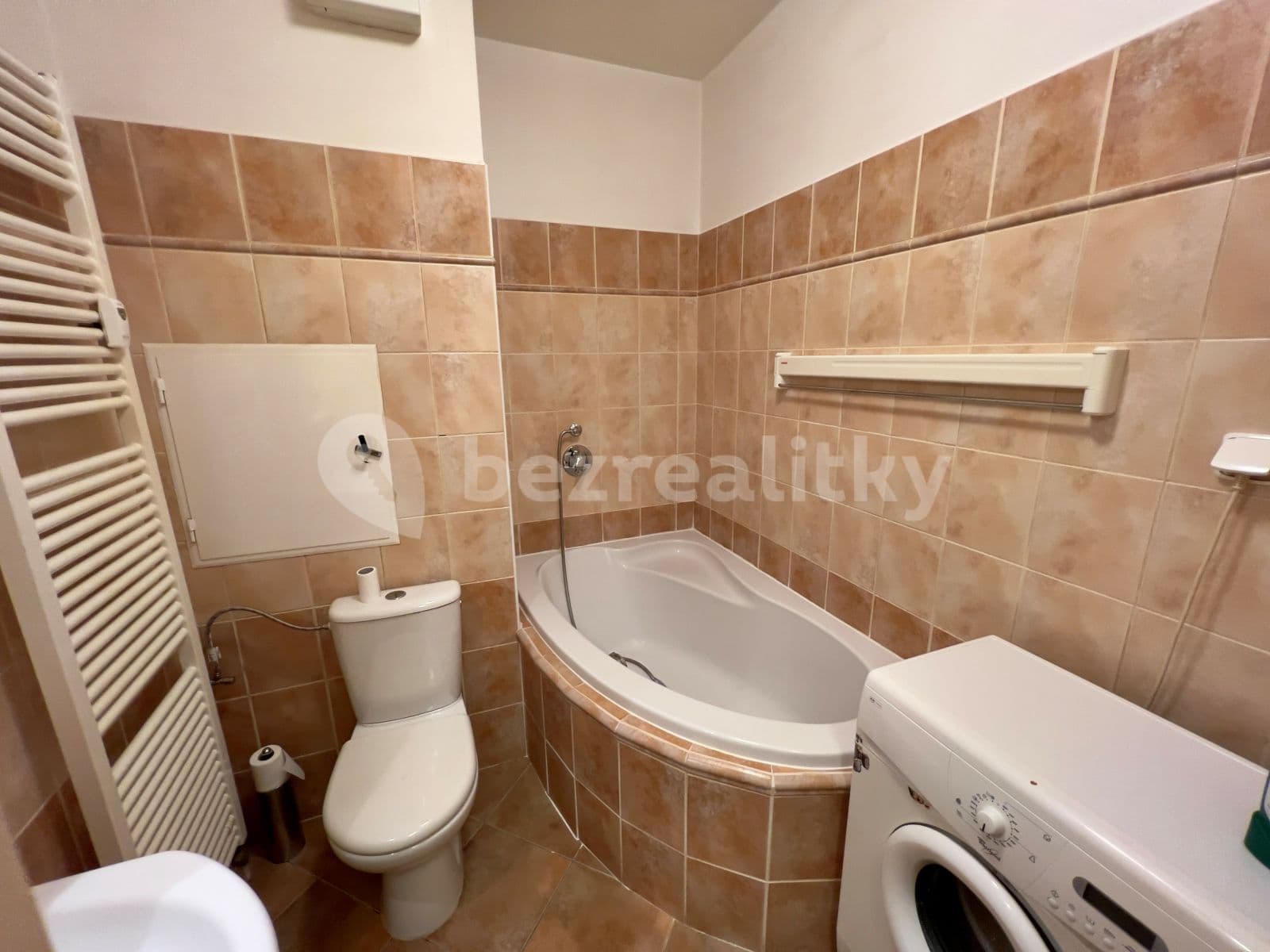 Pronájem bytu 1+kk 37 m², Stará náves, Praha, Praha Pronájem bytu 1+kk 37 m², Stará náves, Praha, Praha