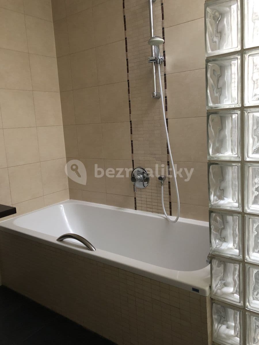 Pronájem bytu 2+kk 50 m², Hořejší nábřeží, Praha, Praha Pronájem bytu 2+kk 50 m², Hořejší nábřeží, Praha, Praha