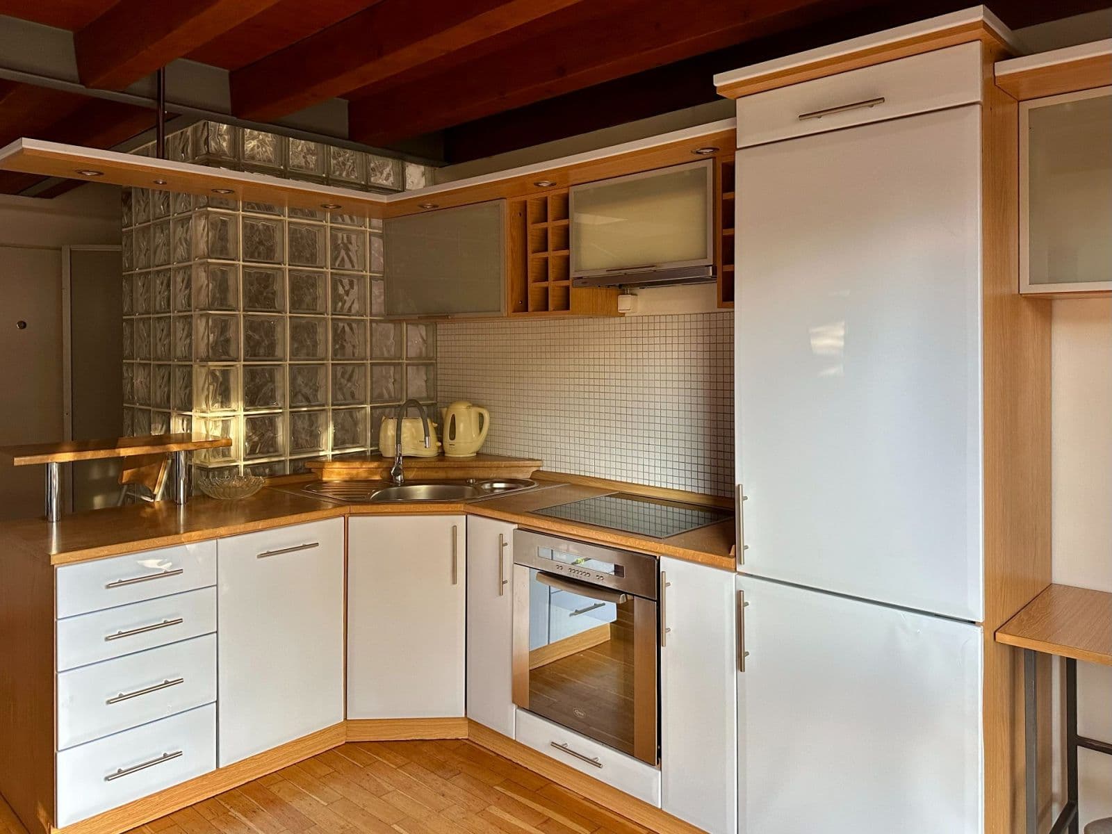 Pronájem bytu 2+kk 50 m², Hořejší nábřeží, Praha, Praha Pronájem bytu 2+kk 50 m², Hořejší nábřeží, Praha, Praha
