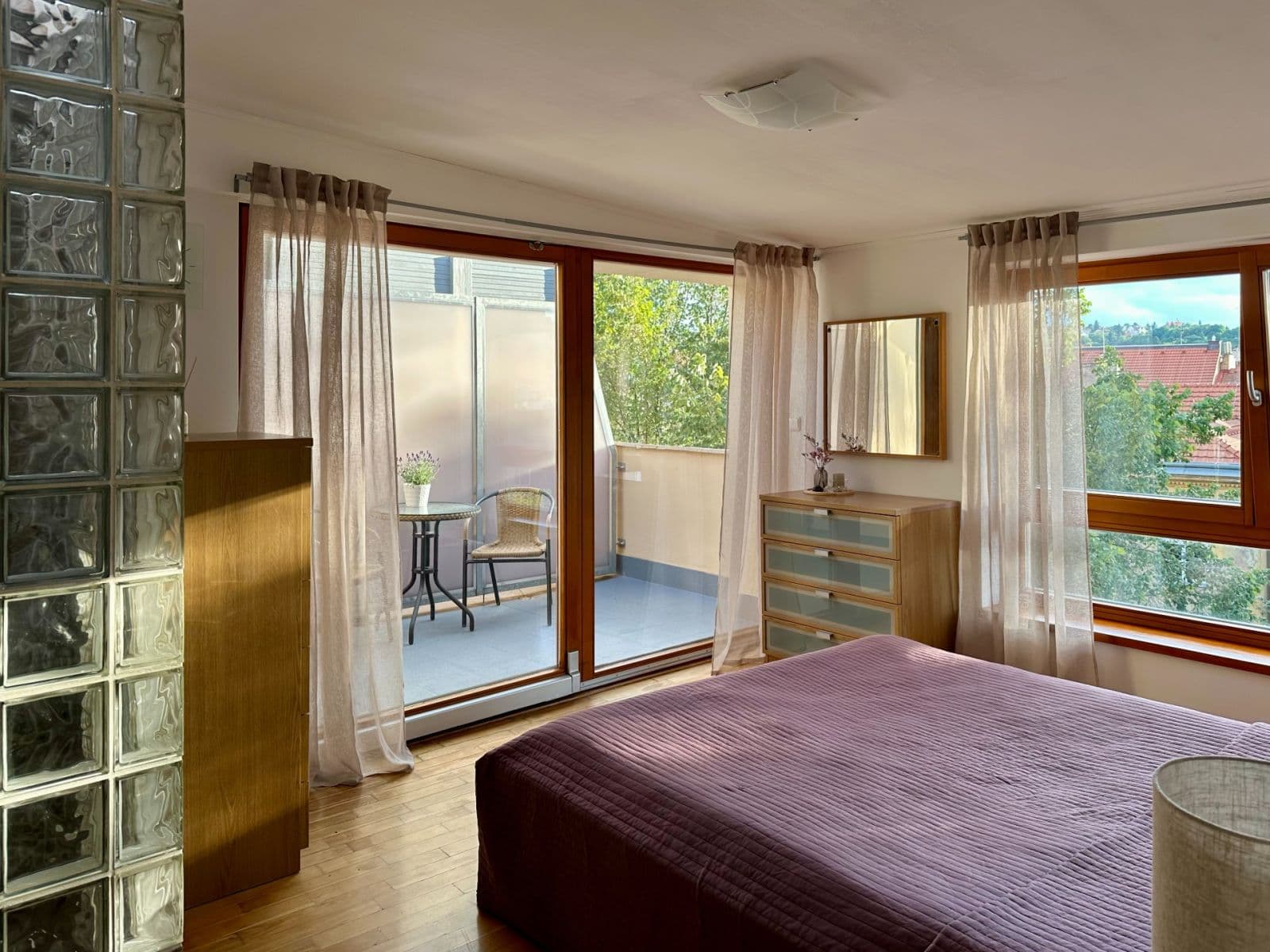 Pronájem bytu 2+kk 50 m², Hořejší nábřeží, Praha, Praha Pronájem bytu 2+kk 50 m², Hořejší nábřeží, Praha, Praha
