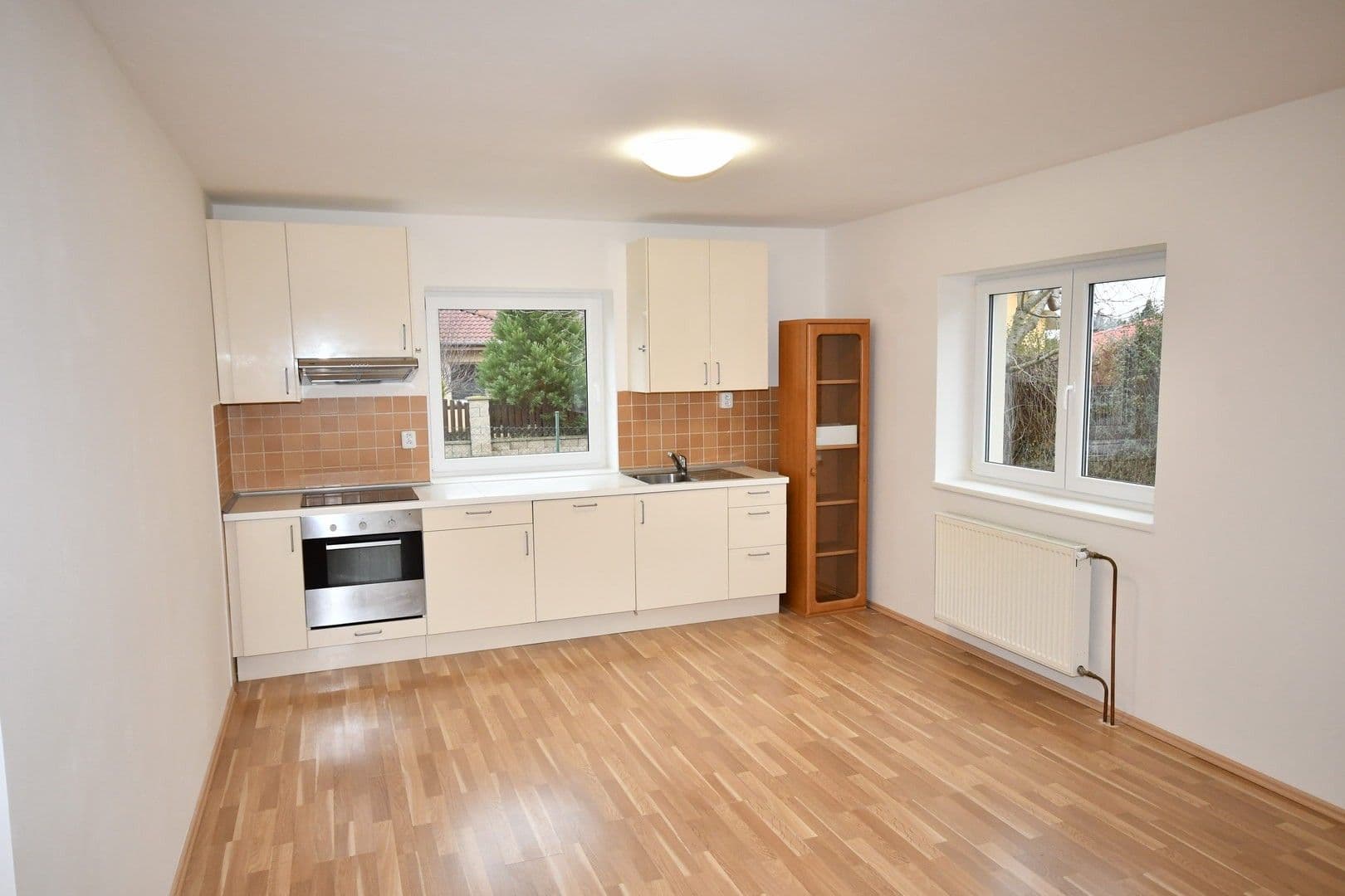 Pronájem domu 200 m², pozemek 730 m², Seifertova, Velké Přílepy, Středočeský kraj Pronájem domu 200 m², pozemek 730 m², Seifertova, Velké Přílepy, Středočeský kraj