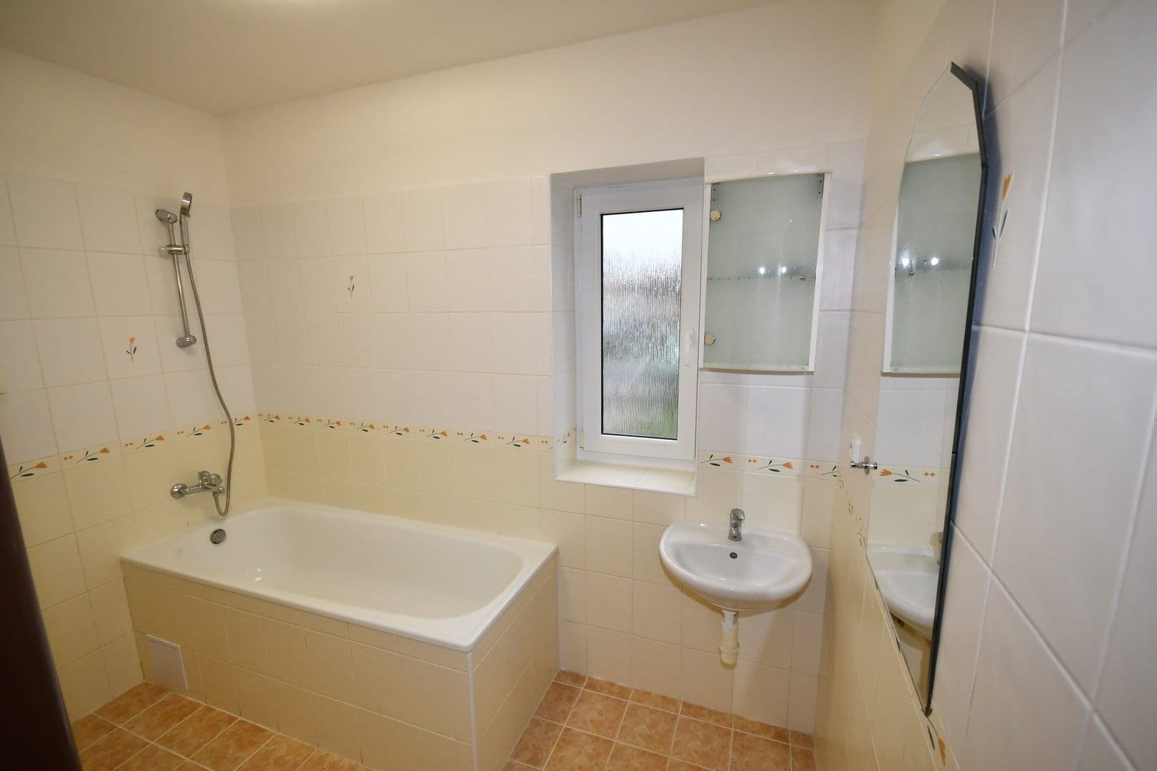 Pronájem domu 200 m², pozemek 730 m², Seifertova, Velké Přílepy, Středočeský kraj Pronájem domu 200 m², pozemek 730 m², Seifertova, Velké Přílepy, Středočeský kraj