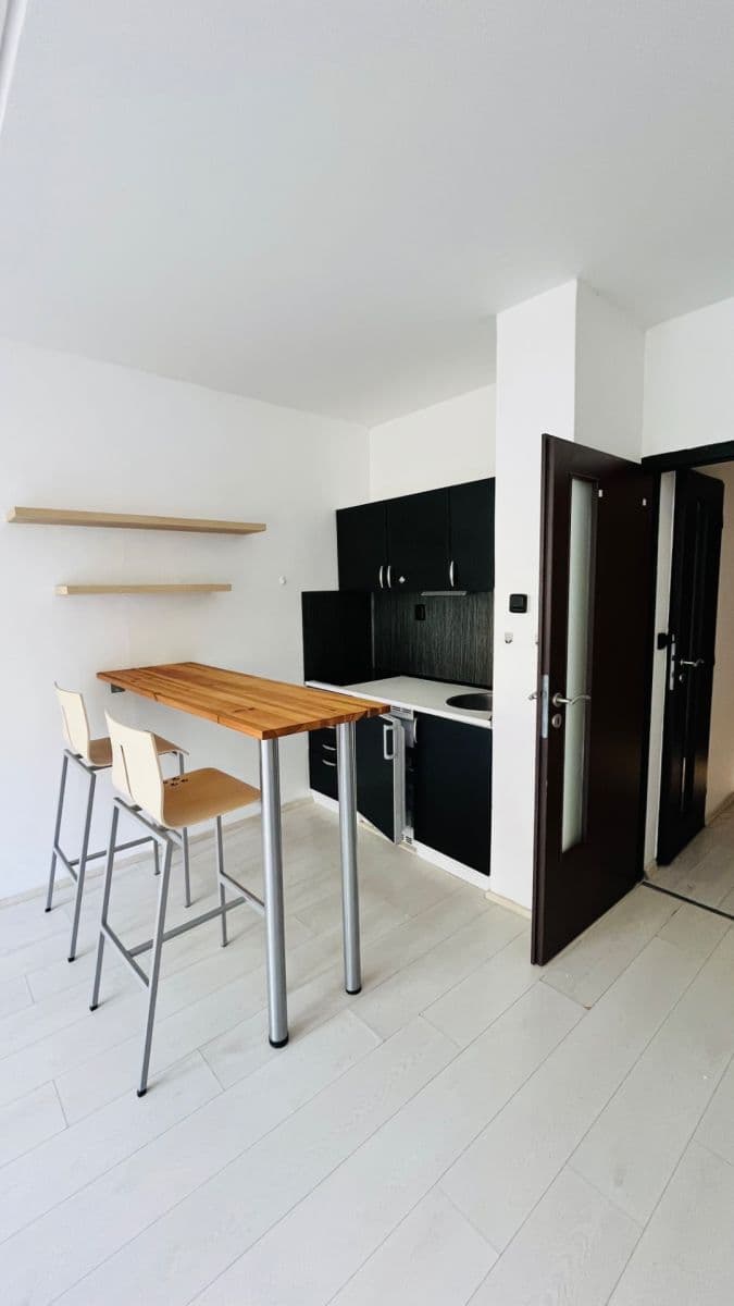 Pronájem bytu Garsoniéra 31 m², Werichova, Praha, Praha Pronájem bytu Garsoniéra 31 m², Werichova, Praha, Praha