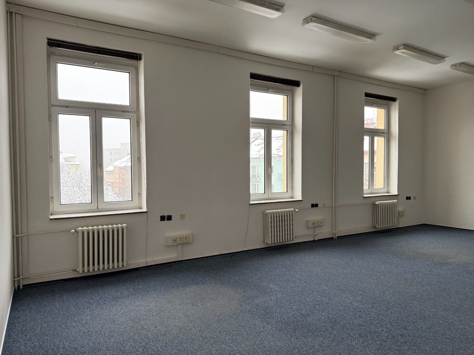 Pronájem kanceláře 26 m², Školní, Chomutov, Ústecký kraj Pronájem kanceláře 26 m², Školní, Chomutov, Ústecký kraj