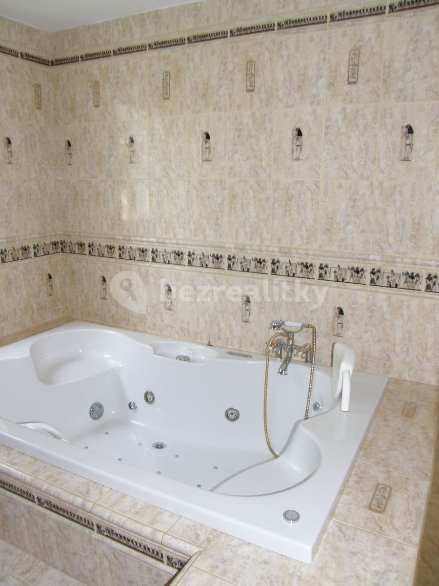 Pronájem domu 243 m², pozemek 500 m², Růžová, Děčín, Ústecký kraj Pronájem domu 243 m², pozemek 500 m², Růžová, Děčín, Ústecký kraj