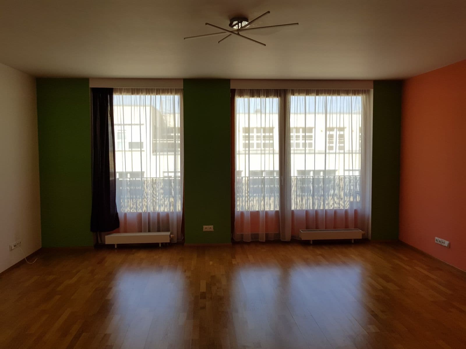 Pronájem bytu 1+kk 47 m², Jeseniova, Praha, Praha Pronájem bytu 1+kk 47 m², Jeseniova, Praha, Praha