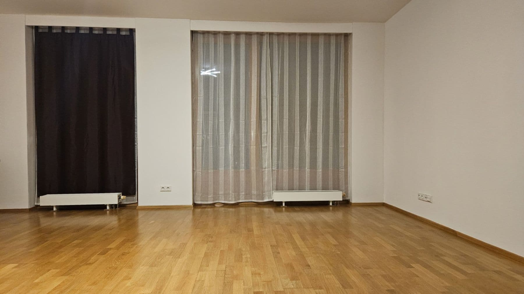 Pronájem bytu 1+kk 47 m², Jeseniova, Praha, Praha Pronájem bytu 1+kk 47 m², Jeseniova, Praha, Praha