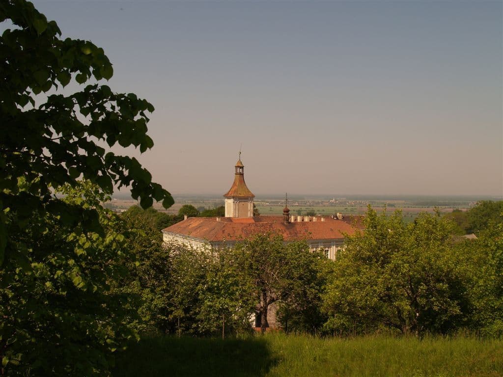 Prodej nebytového prostoru 9.800 m², Přestavlky, Přestavlky, Olomoucký kraj Prodej nebytového prostoru 9.800 m², Přestavlky, Přestavlky, Olomoucký kraj