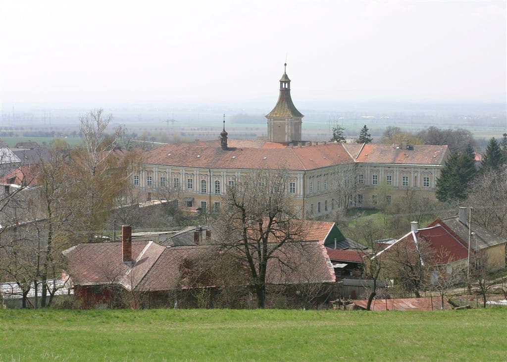 Prodej nebytového prostoru 9.800 m², Přestavlky, Přestavlky, Olomoucký kraj Prodej nebytového prostoru 9.800 m², Přestavlky, Přestavlky, Olomoucký kraj