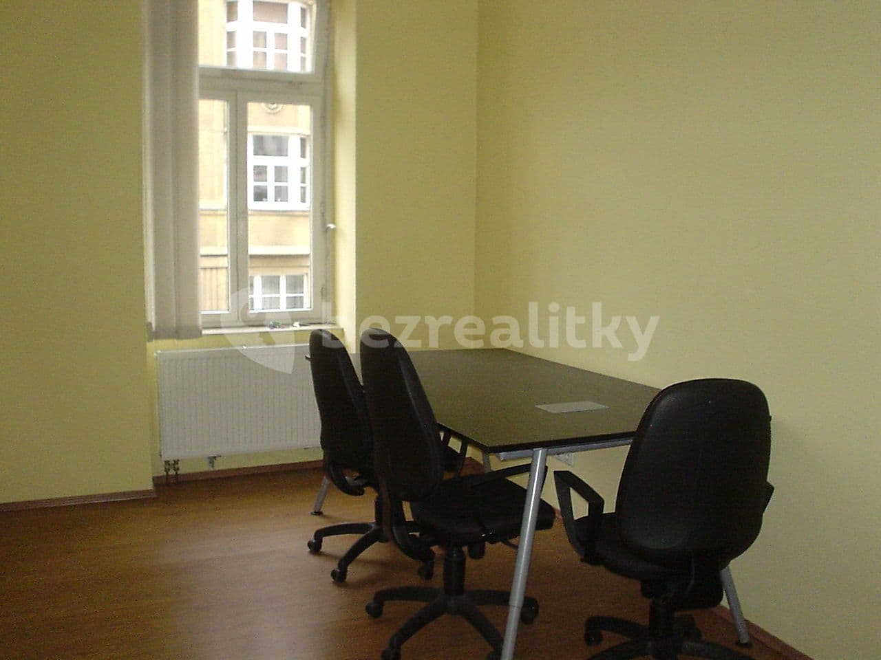 Pronájem kanceláře 16 m², Jeseniova, Praha, Praha