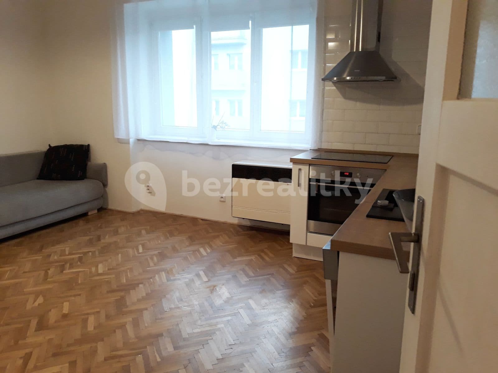 Pronájem bytu 2+kk 39 m², Nad Kajetánkou, Praha, Praha Pronájem bytu 2+kk 39 m², Nad Kajetánkou, Praha, Praha