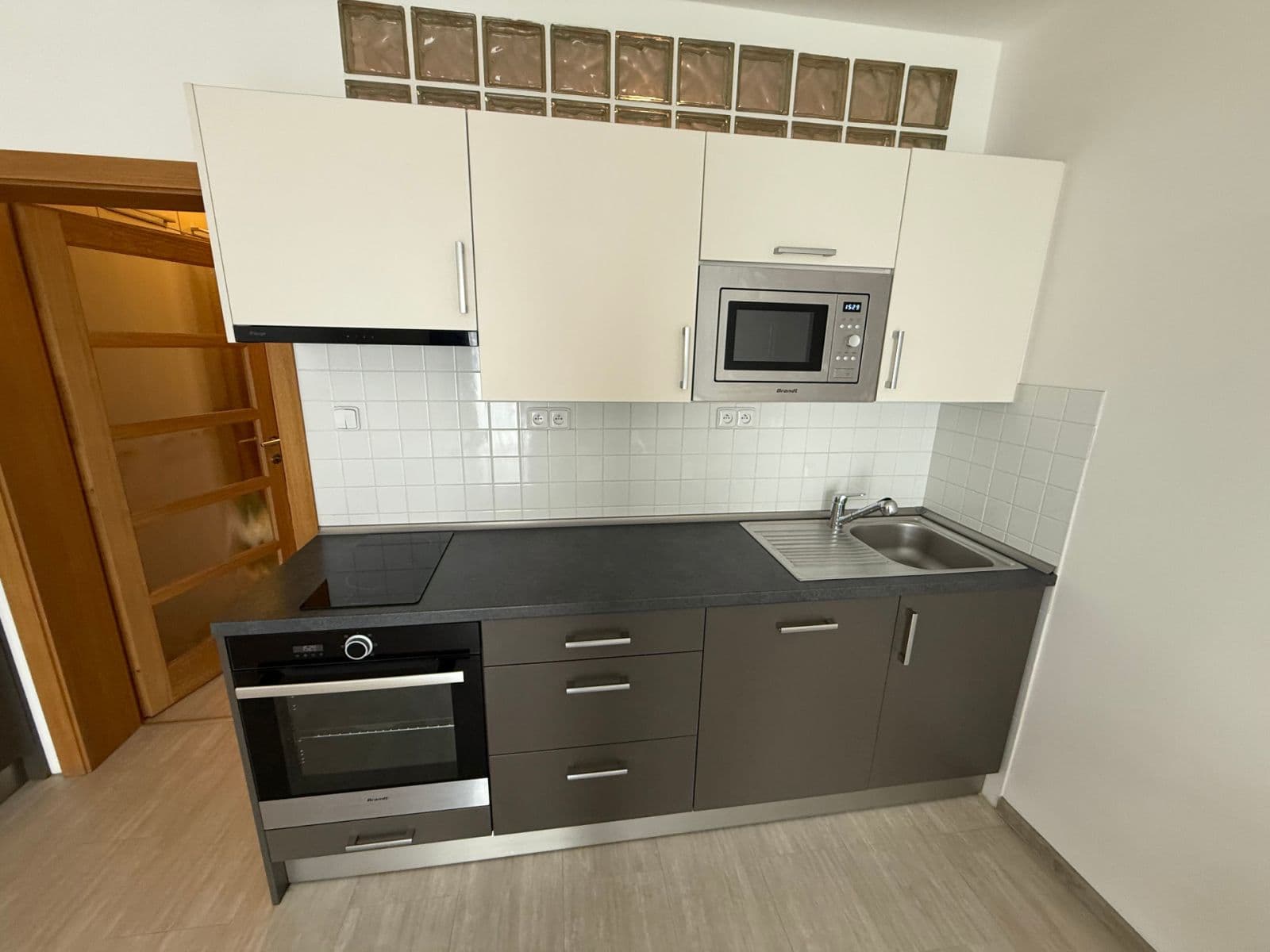 Pronájem bytu 1+kk 36 m², Lačnovská, Praha, Praha Pronájem bytu 1+kk 36 m², Lačnovská, Praha, Praha