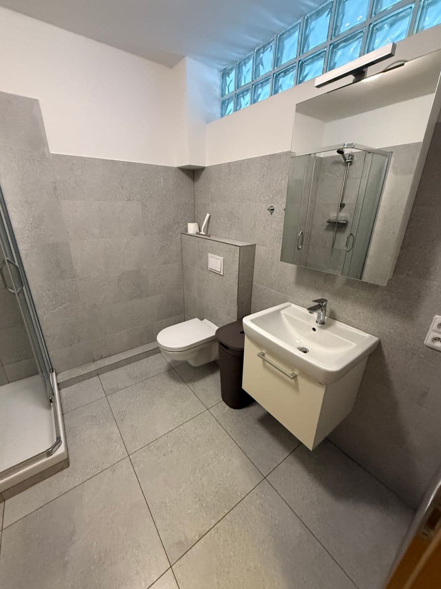 Pronájem bytu 1+kk 36 m², Lačnovská, Praha, Praha Pronájem bytu 1+kk 36 m², Lačnovská, Praha, Praha