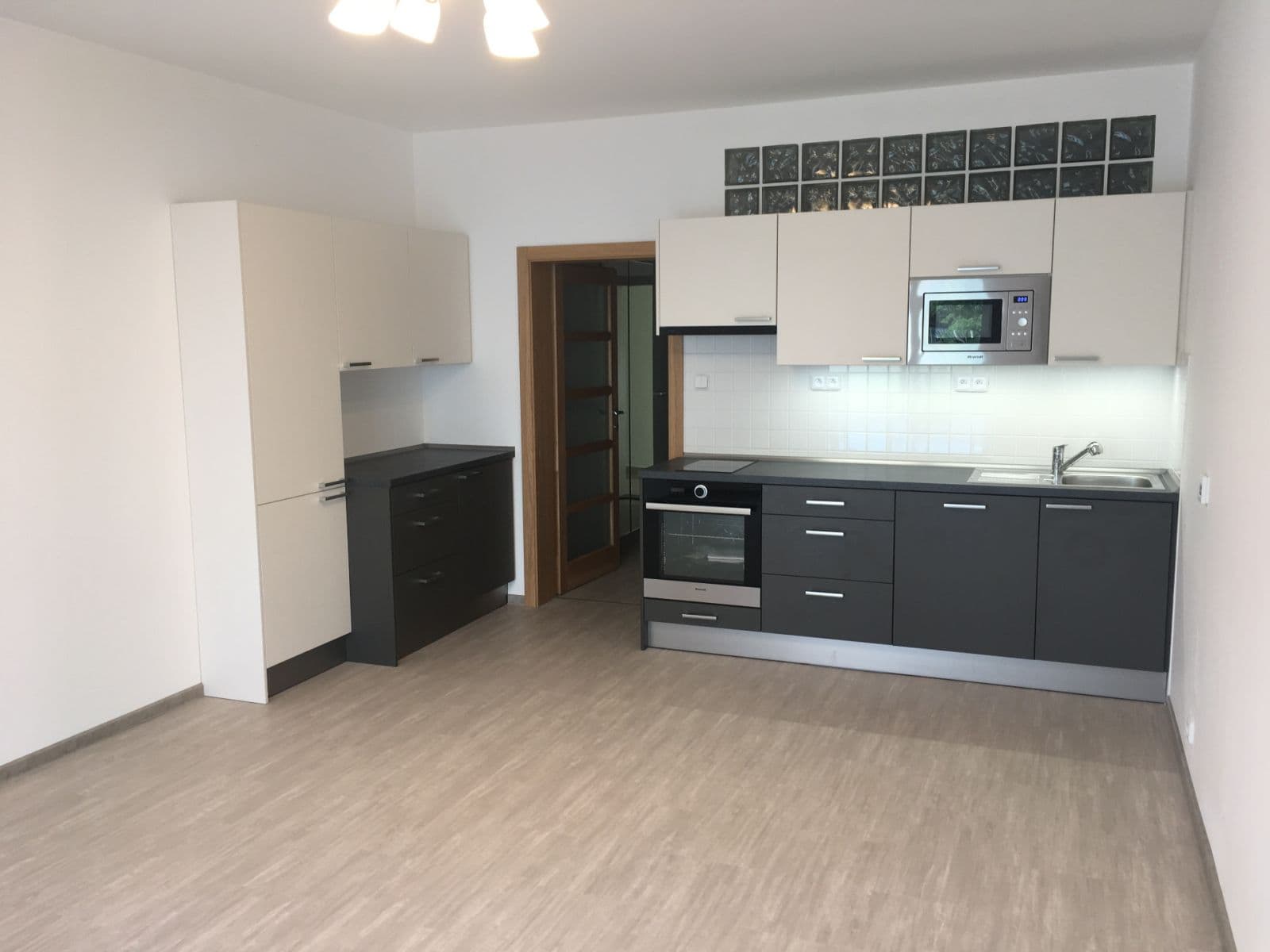 Pronájem bytu 1+kk 36 m², Lačnovská, Praha, Praha Pronájem bytu 1+kk 36 m², Lačnovská, Praha, Praha